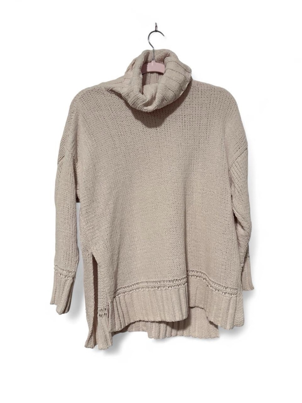 NWOT Aerie cream oversized turtleneck sweater with side slits in XS